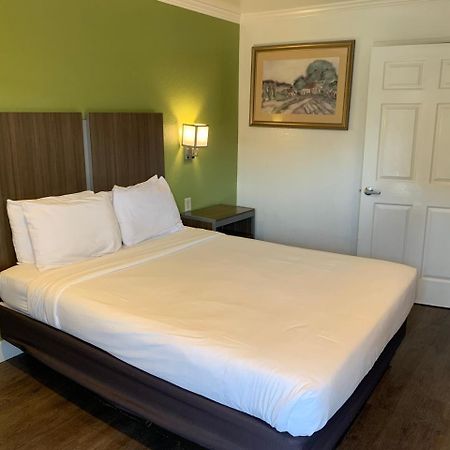 Gilroy Inn Екстер'єр фото