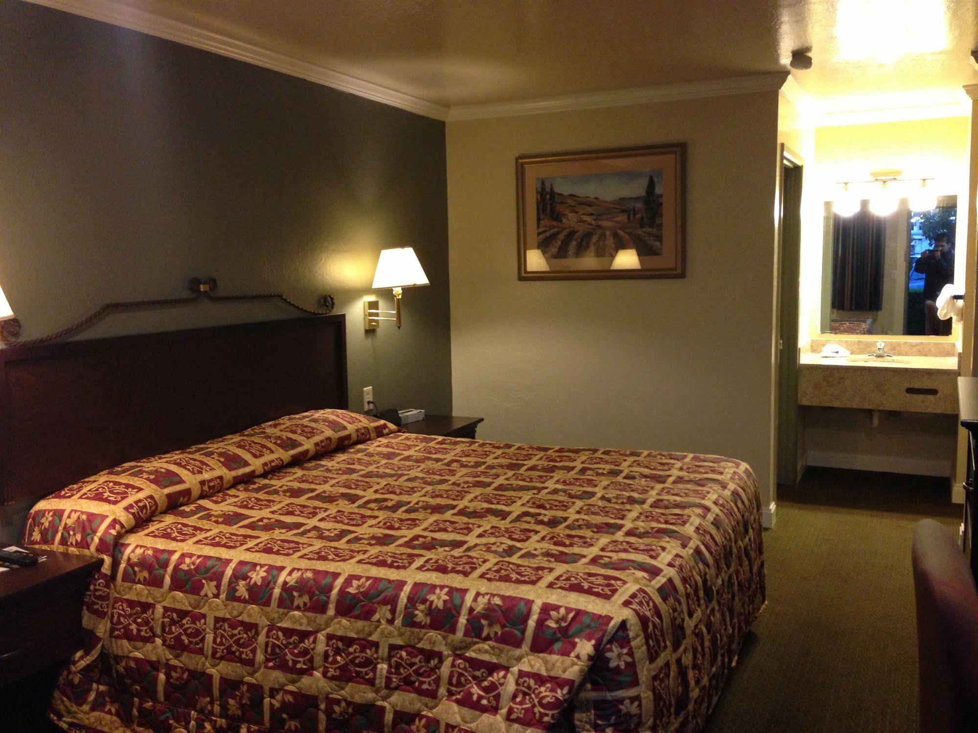 Gilroy Inn Екстер'єр фото