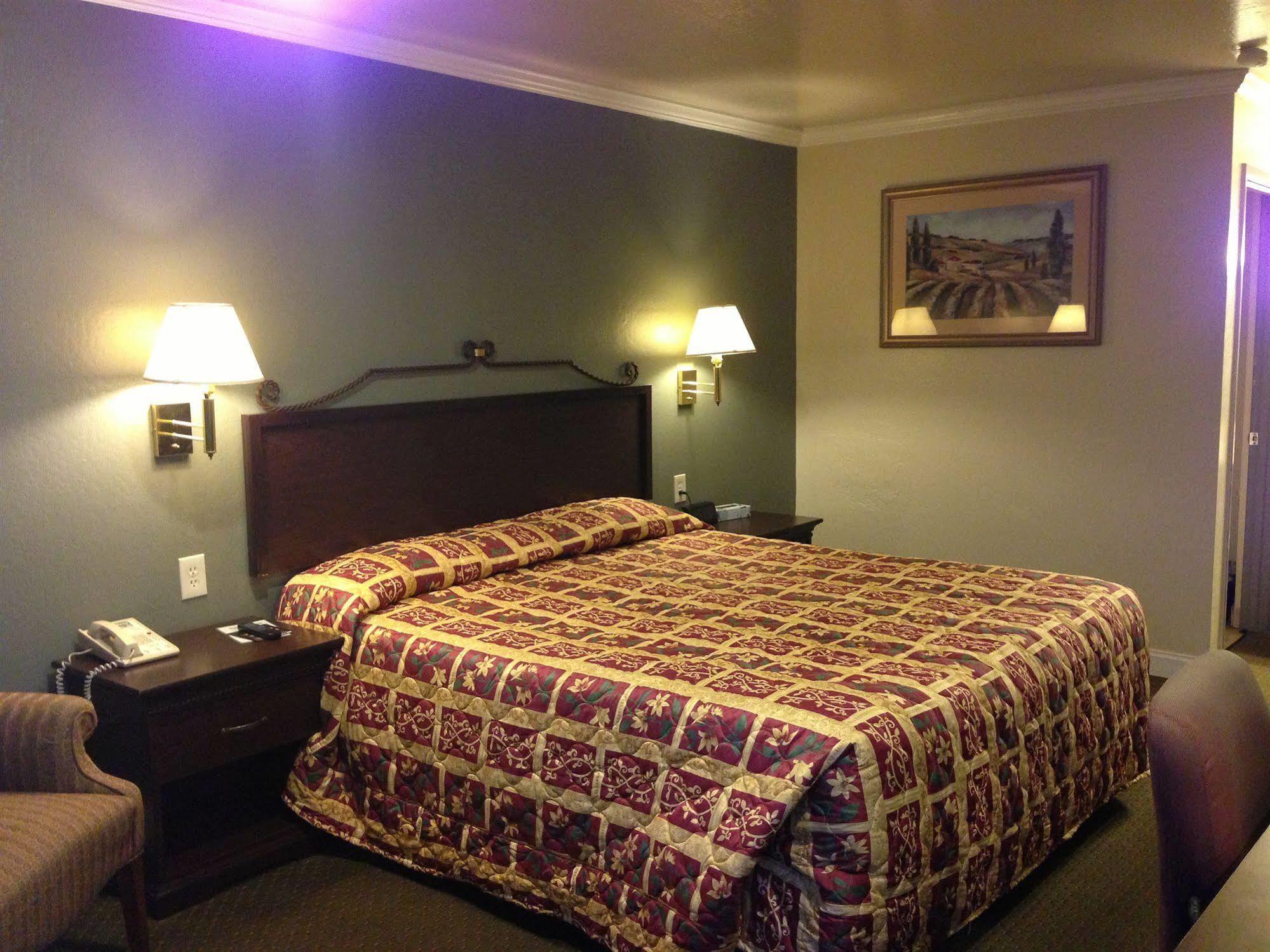 Gilroy Inn Екстер'єр фото