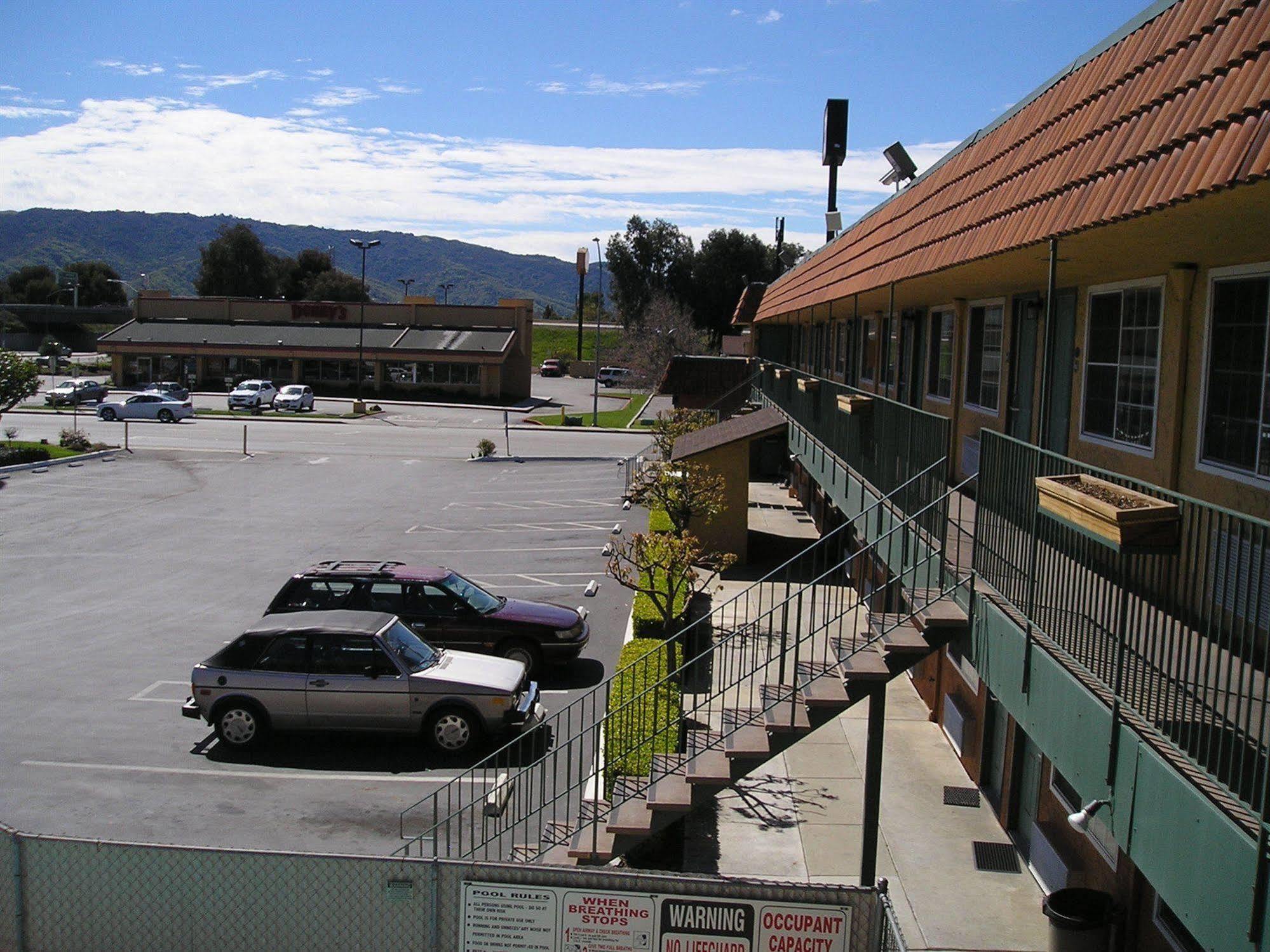Gilroy Inn Екстер'єр фото