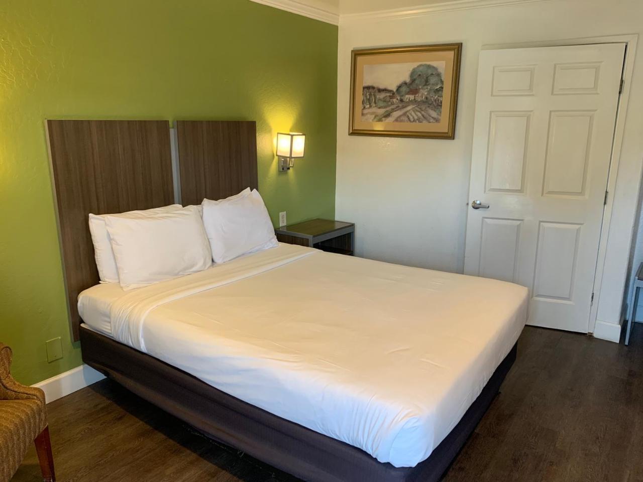 Gilroy Inn Екстер'єр фото